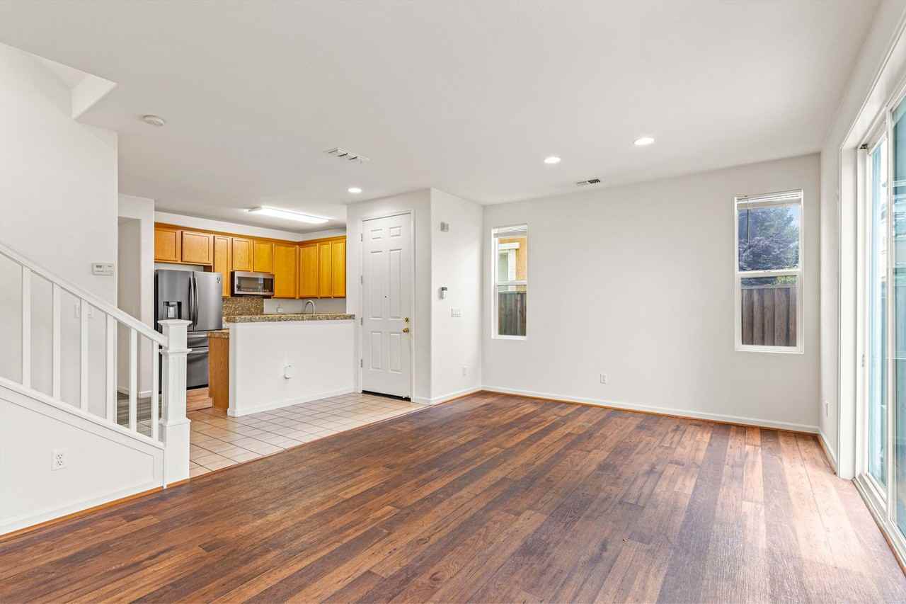 615 Heritage Circle - Photo 2 of 43