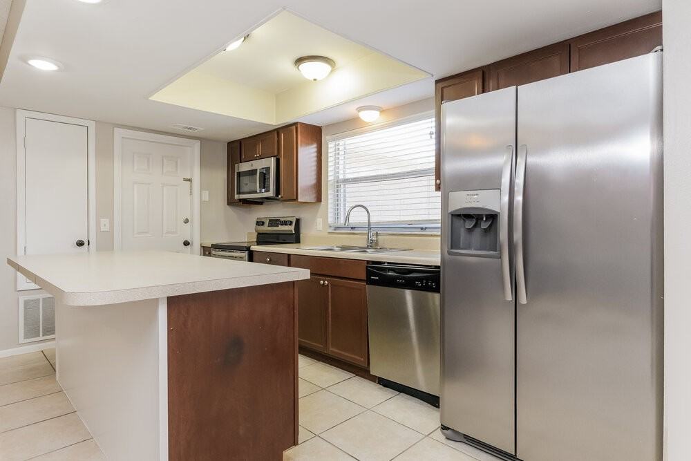2429 Franklin Dr - Photo 5 of 16