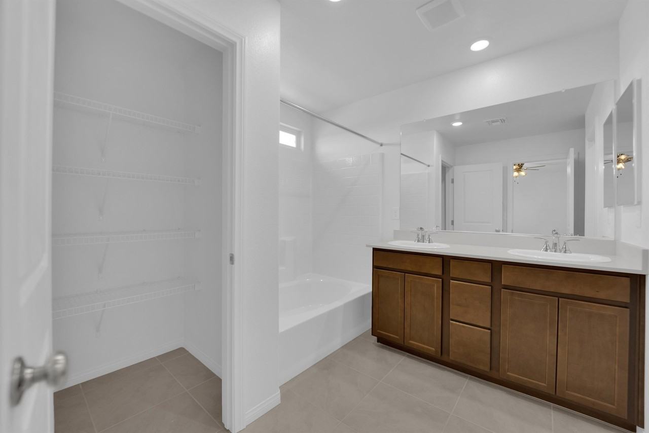 4171 Scarlet Cob Ave - Photo 3 of 29