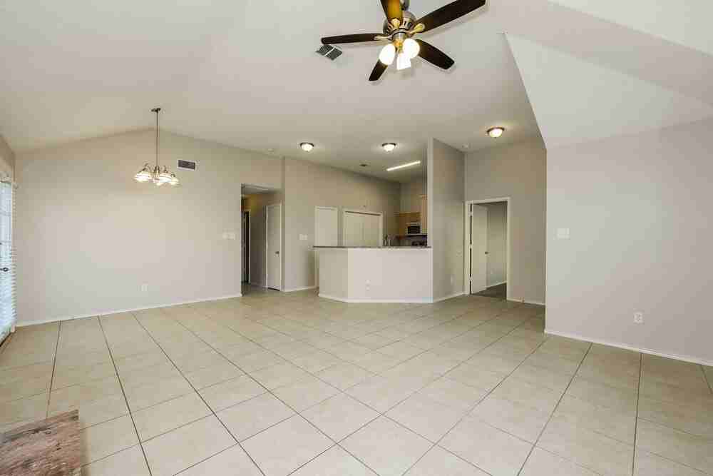1521 Becky Ln - Photo 3 of 16
