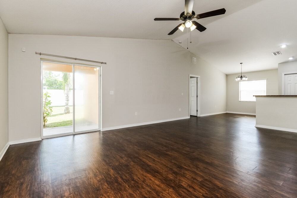 2533 Bobby Lee Ln - Photo 3 of 16