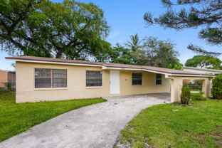 3401 Nw 18th Pl - Photo 1 of 1