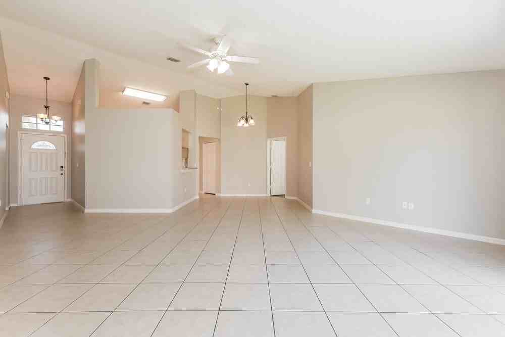 1237 Alpine Lake Dr - Photo 3 of 16