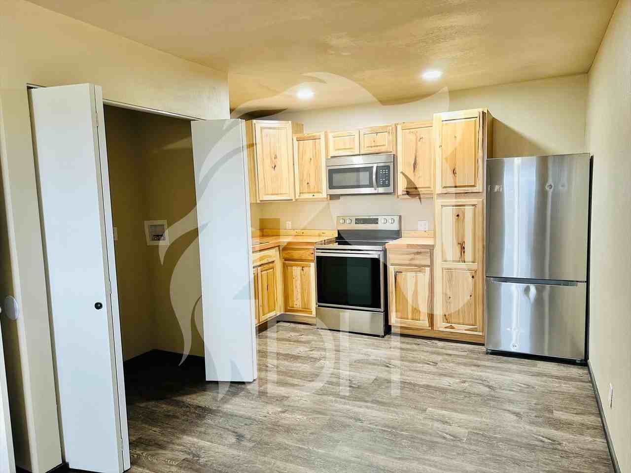 710 Park Rd - Photo 3 of 6