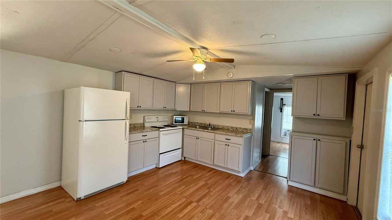 5109 Hibiscus Rd - Photo 3 of 20