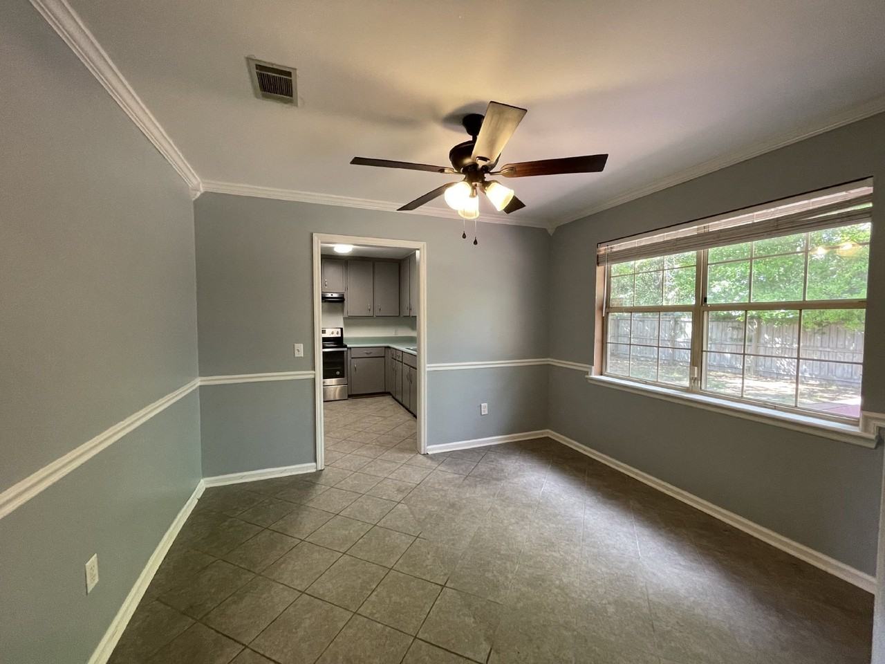 940 Wedgewood Way - Photo 5 of 15