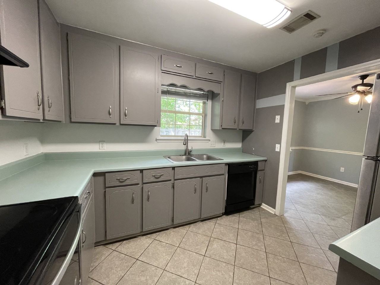 940 Wedgewood Way - Photo 7 of 15