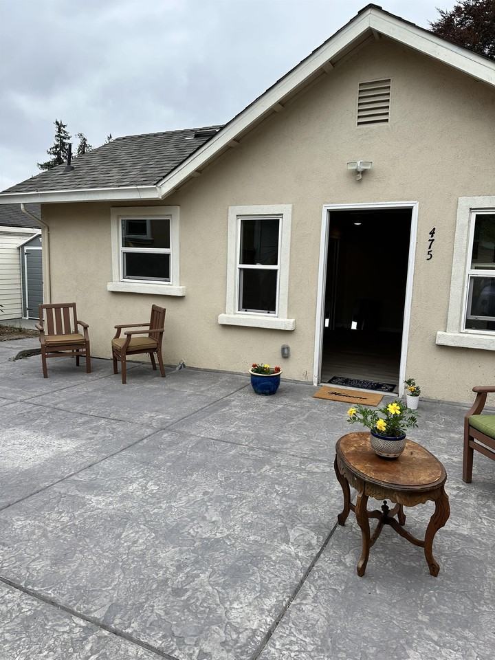 475 Fortuna Ave - Photo 4 of 11