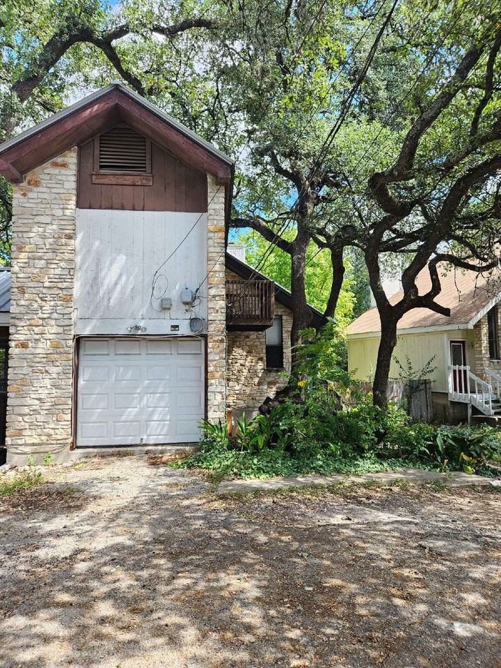2502 Jones Rd - Photo 2 of 25