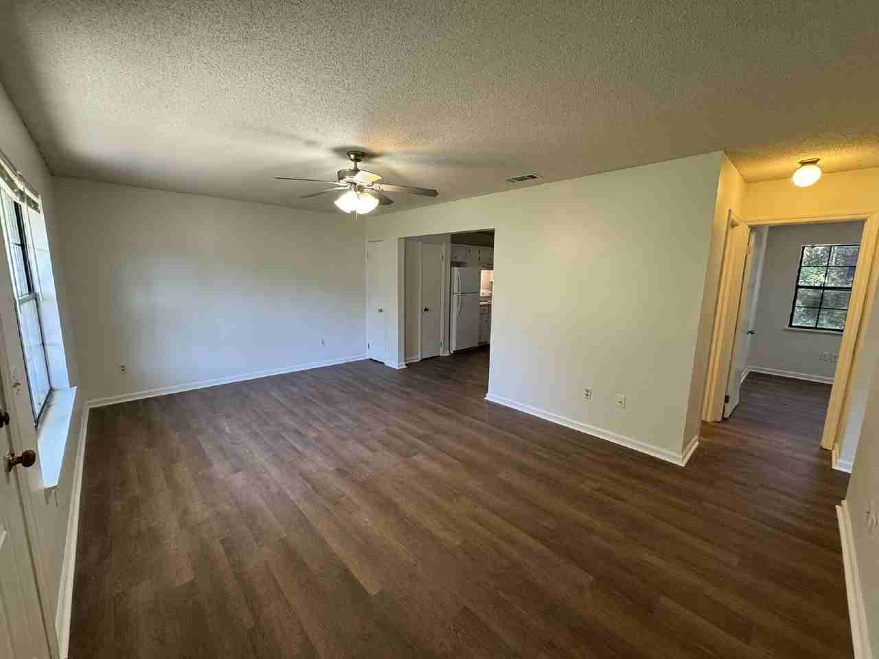 1460 Sunset Blvd Apt 18 - Photo 2 of 14
