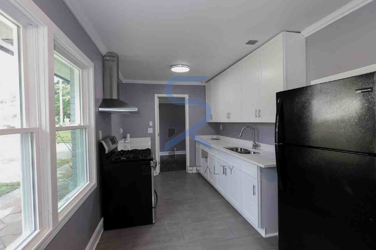 870 Teton Ave Se - Photo 4 of 20