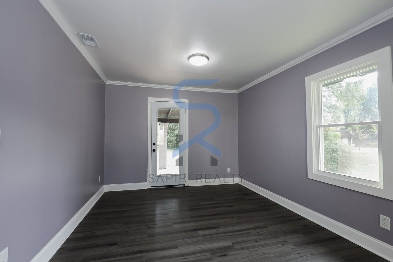 870 Teton Ave Se - Photo 6 of 20