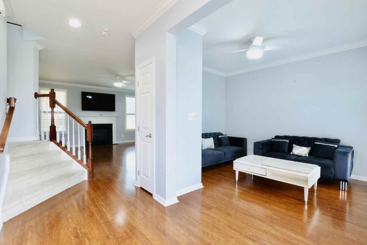 2408 Scuppers Lane - Photo 4 of 40