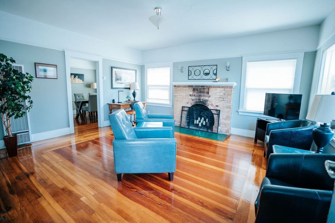 1219 H St - Photo 5 of 26