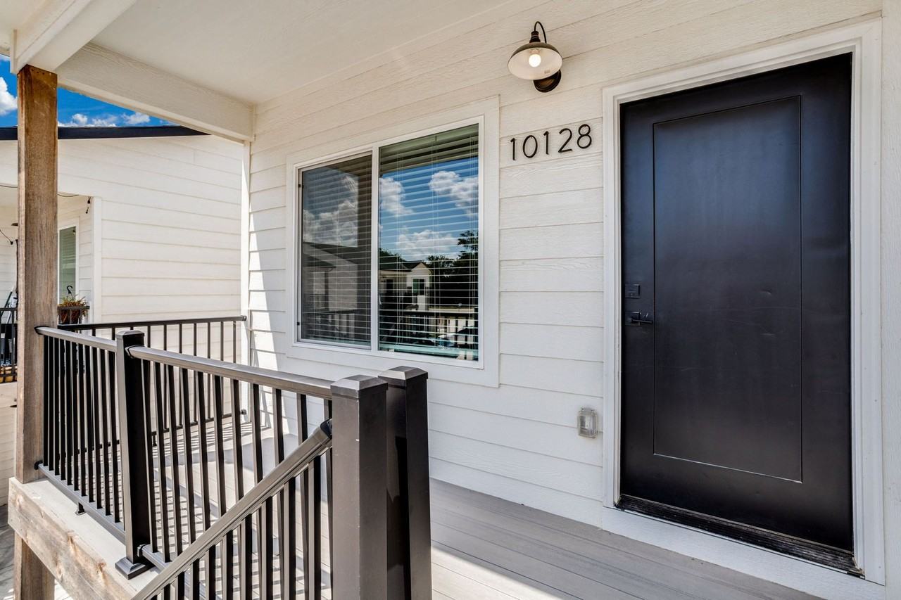 The Enclave - Photo 2 of 16