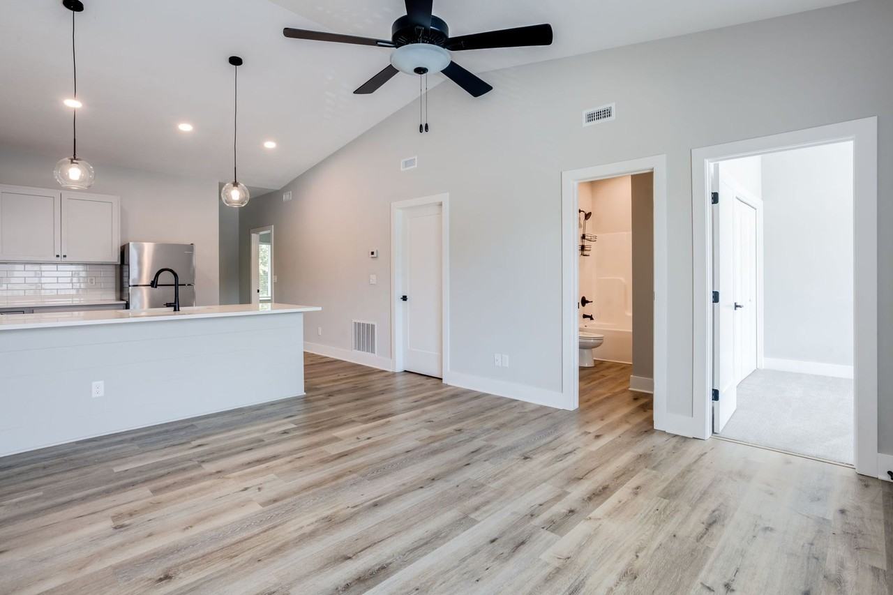 The Enclave - Photo 3 of 16