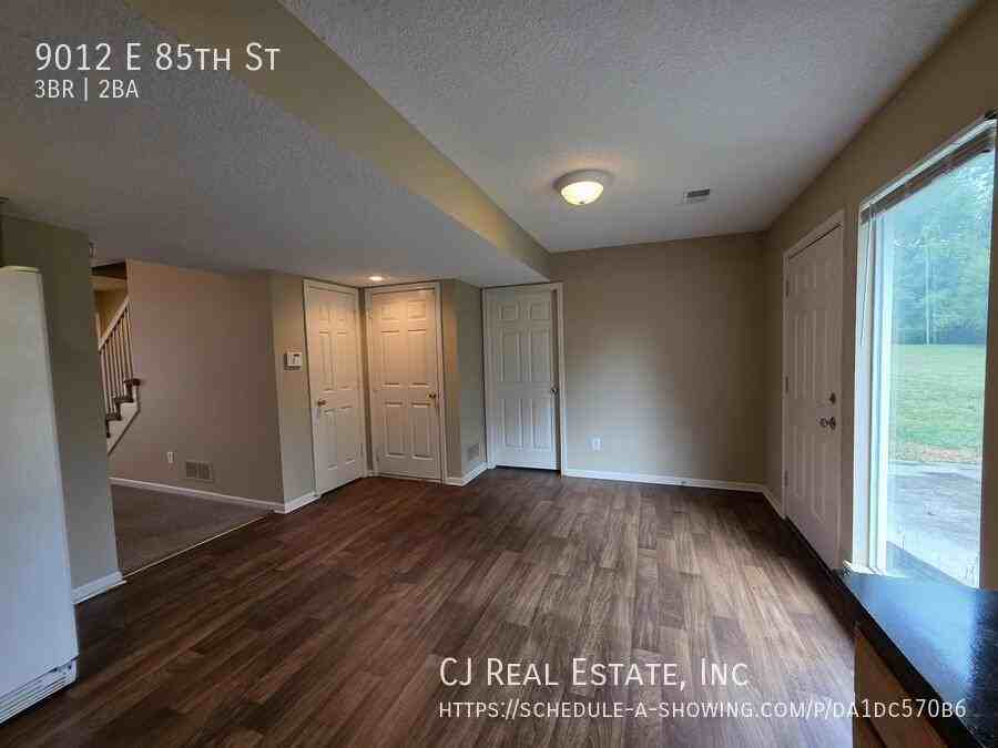9012 E 85th St - Photo 5 of 11