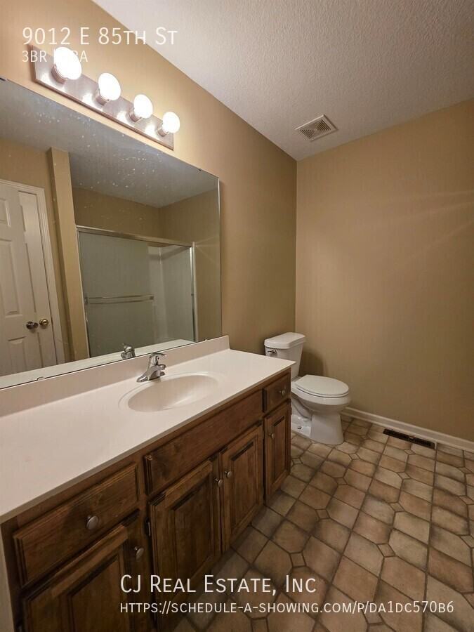 9012 E 85th St - Photo 6 of 11