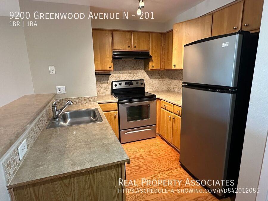 9200 Greenwood Ave N #201 - Photo 4 of 15