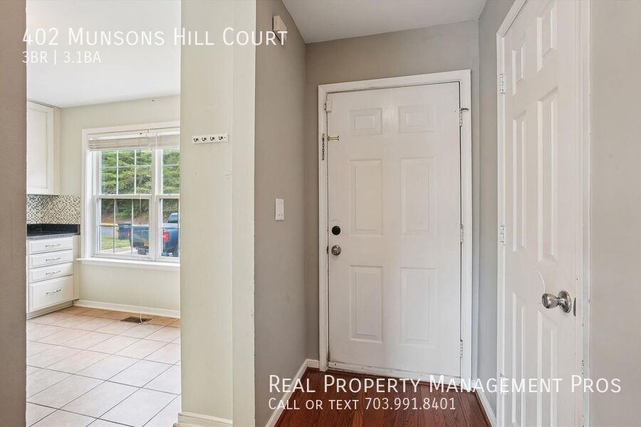 402 Munsons Hill Ct - Photo 3 of 23