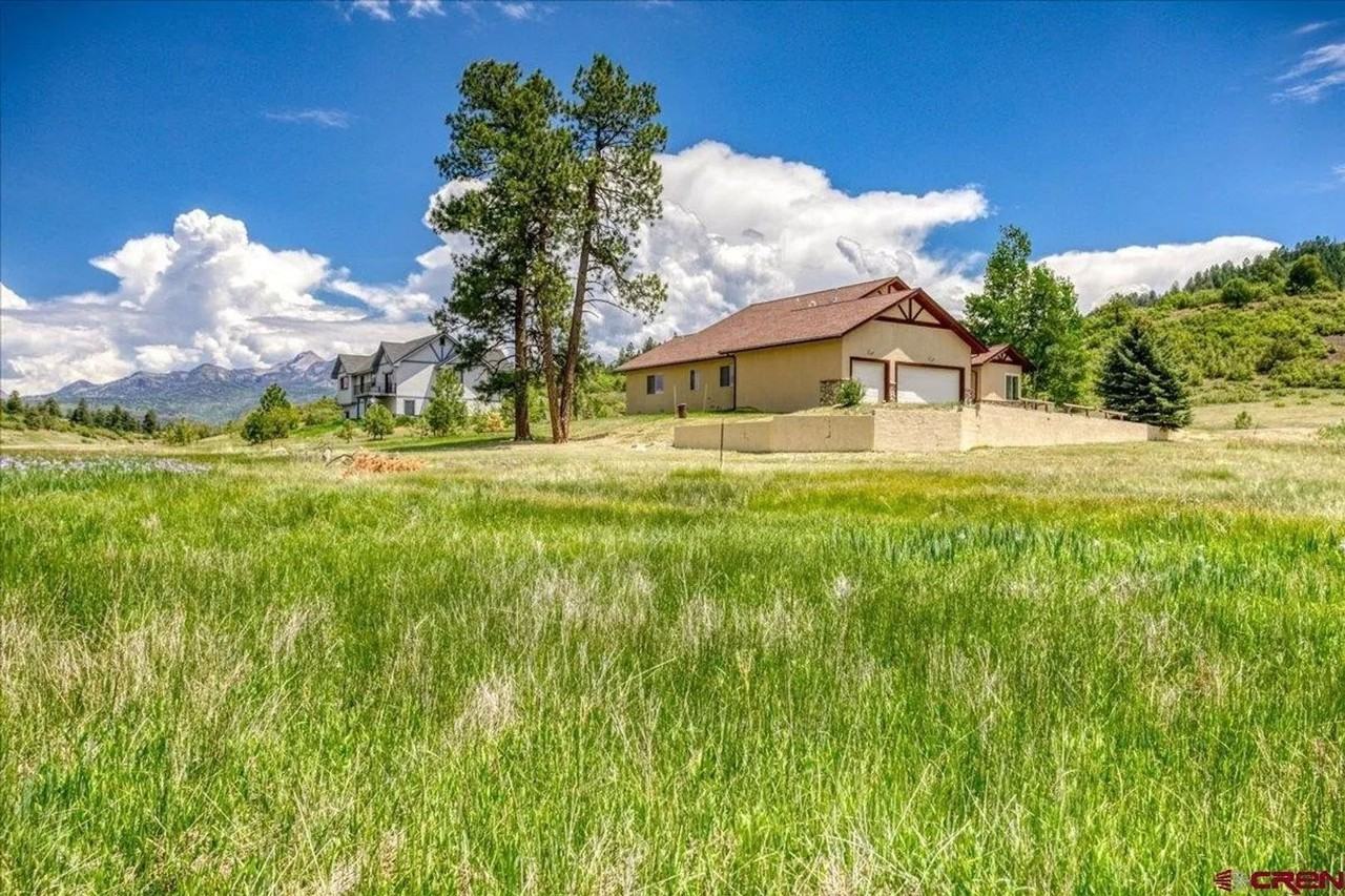 196 Dylan Dr - Photo 4 of 41