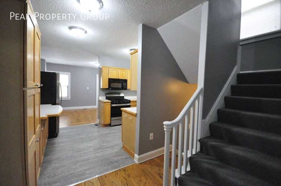 1499 Perry St - Photo 3 of 15