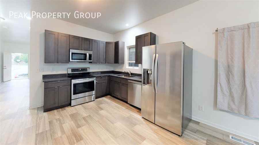 417 E 18th Ave - Photo 3 of 11