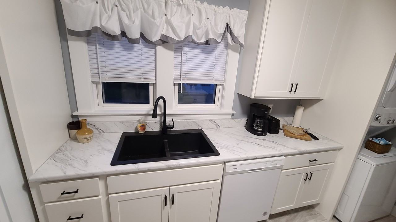 544 Hancock St #1 - Photo 2 of 11