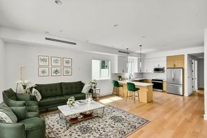 featured image of 5026 Cahuenga Blvd #4