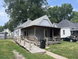 featured image of 317 N Weller St