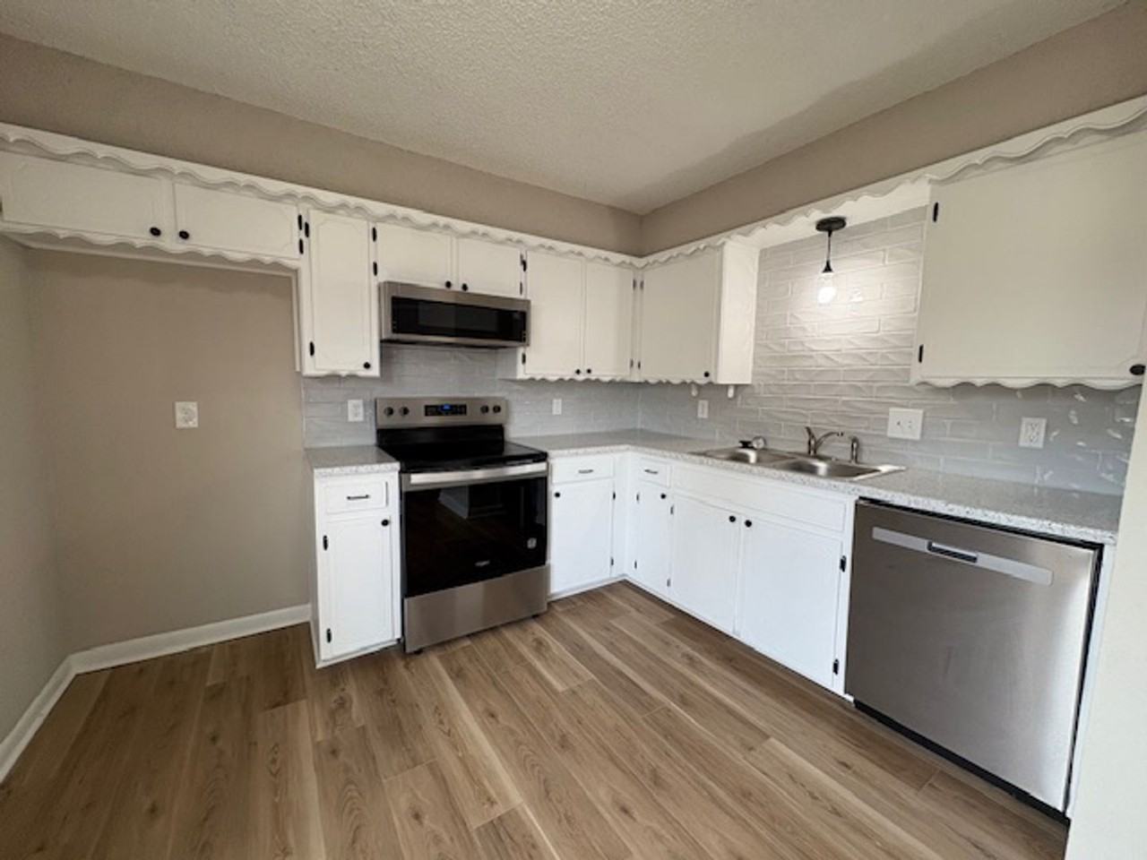 315 E Deer Creek Dr - Photo 2 of 11