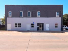 featured image of 102 E Robinson St