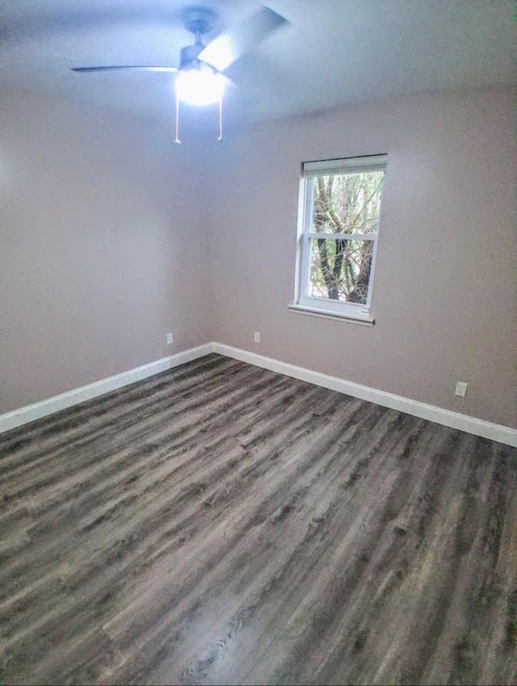 5617 Woodgate Cir - Photo 3 of 10