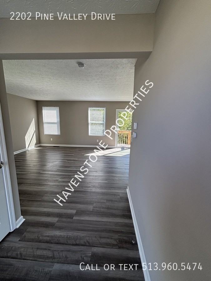 2202 Pine Valley Dr - Photo 3 of 16