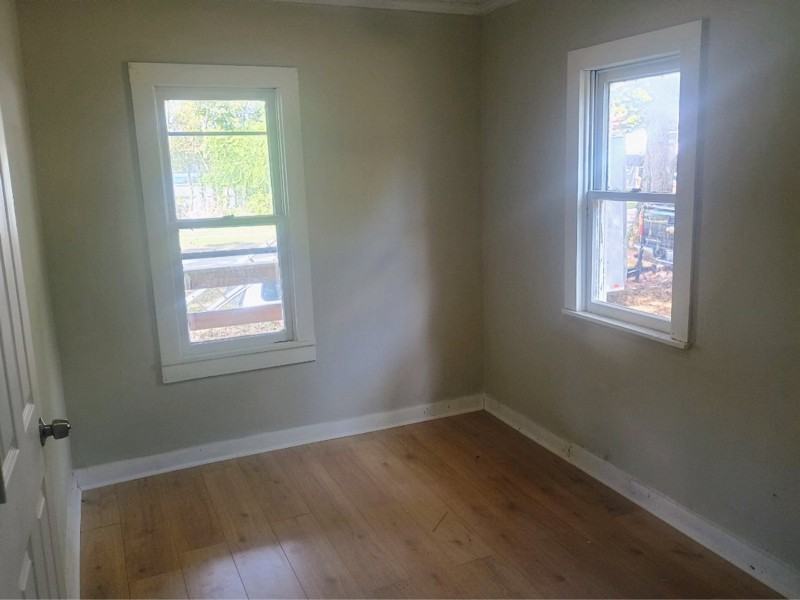 301 E Olive St - Photo 3 of 11