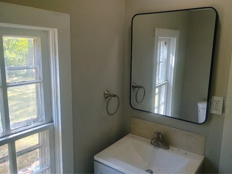 301 E Olive St - Photo 5 of 11