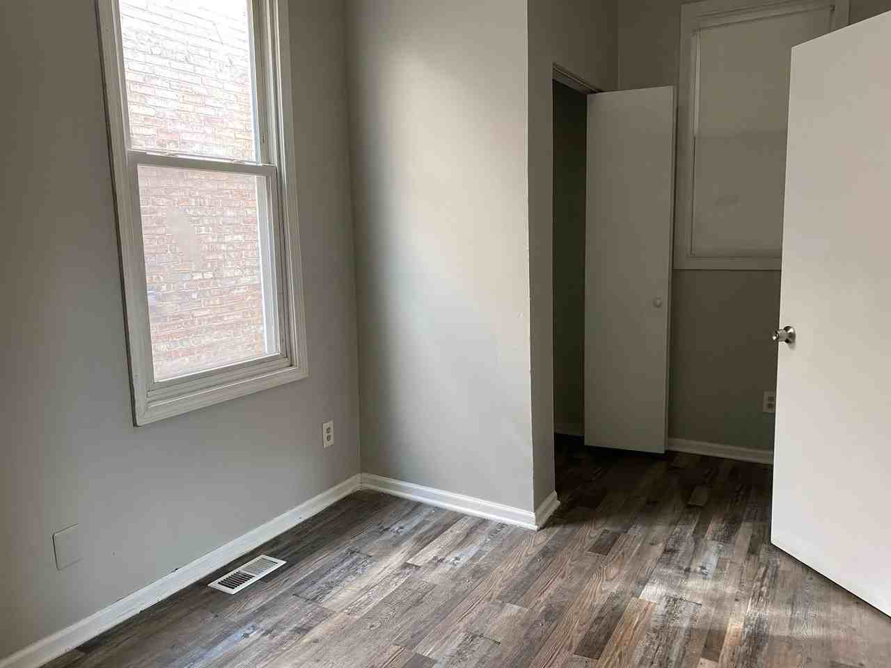 6035 S Karlov Avenue - Photo 7 of 32