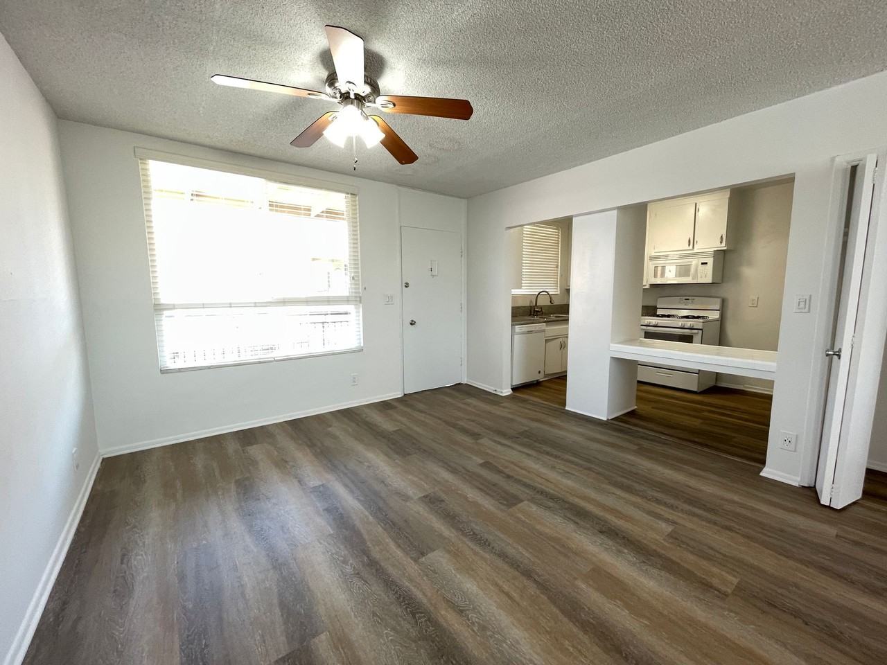 7351 Variel Ave - Photo 4 of 5