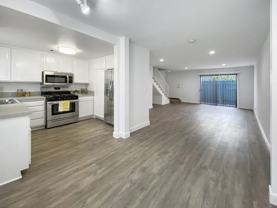 2 BED, 2.5 BATH TOWNHOUSE UNIT * NORTH GLENDALE * WASHER DRYER - Photo 1 of 1