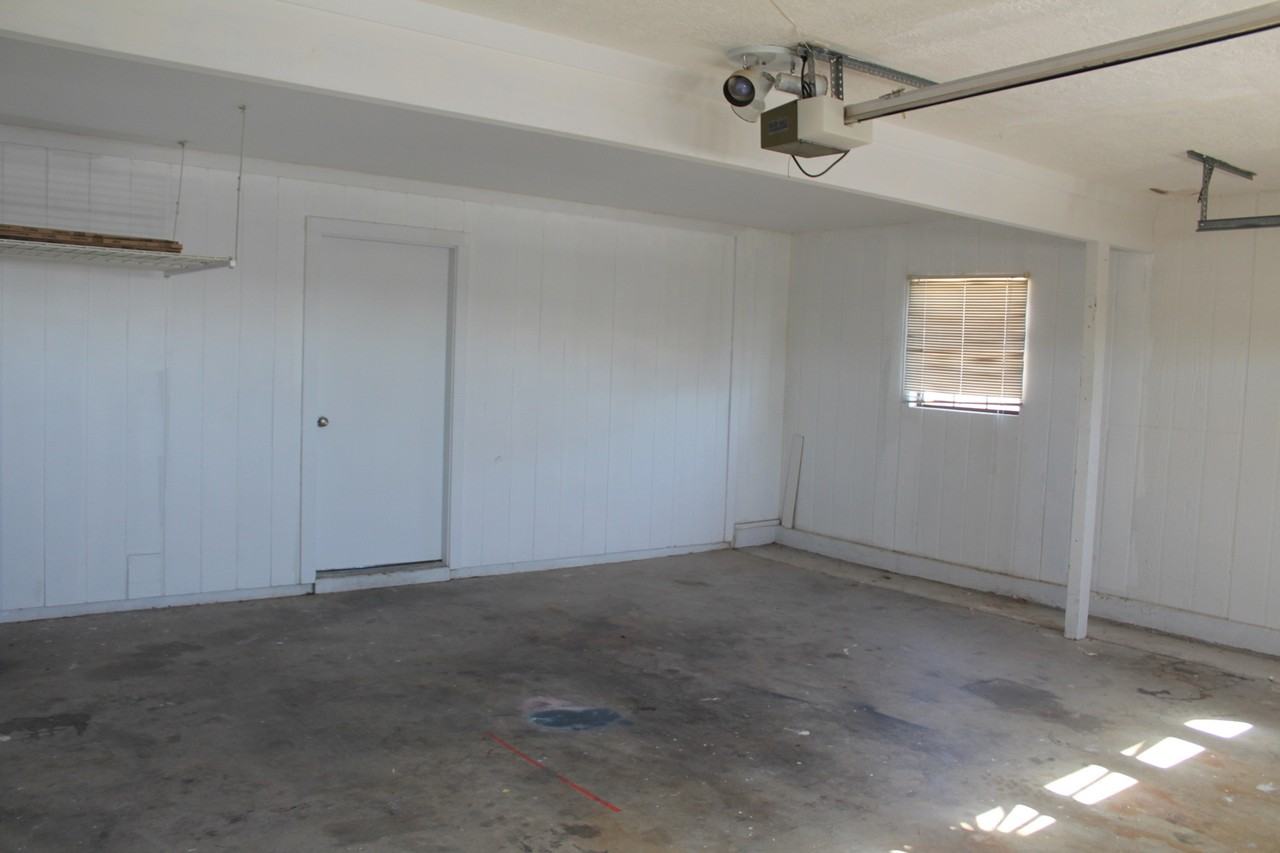 3440 Big Chief Dr - Photo 4 of 26