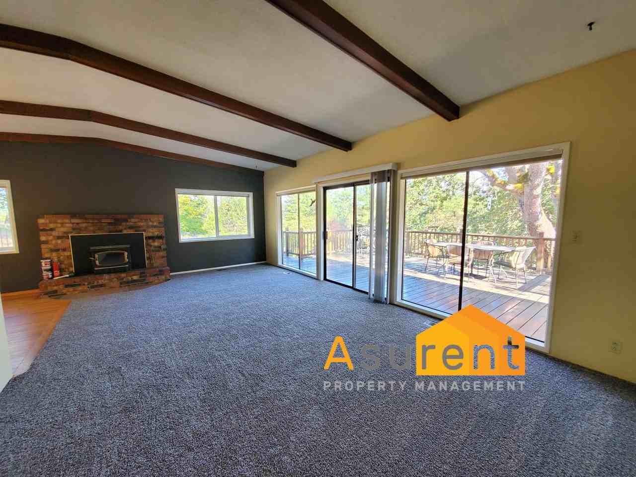 415 Richard Way - Photo 2 of 20