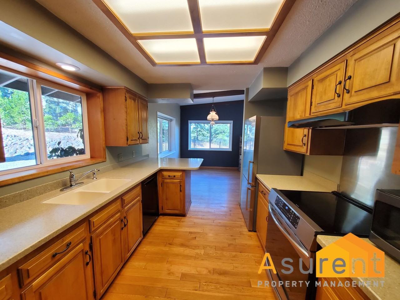 415 Richard Way - Photo 4 of 20