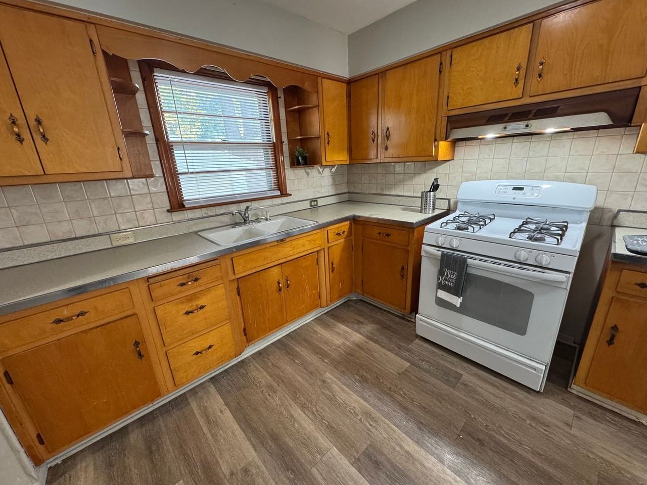 2238 S 10th St - Photo 3 of 22