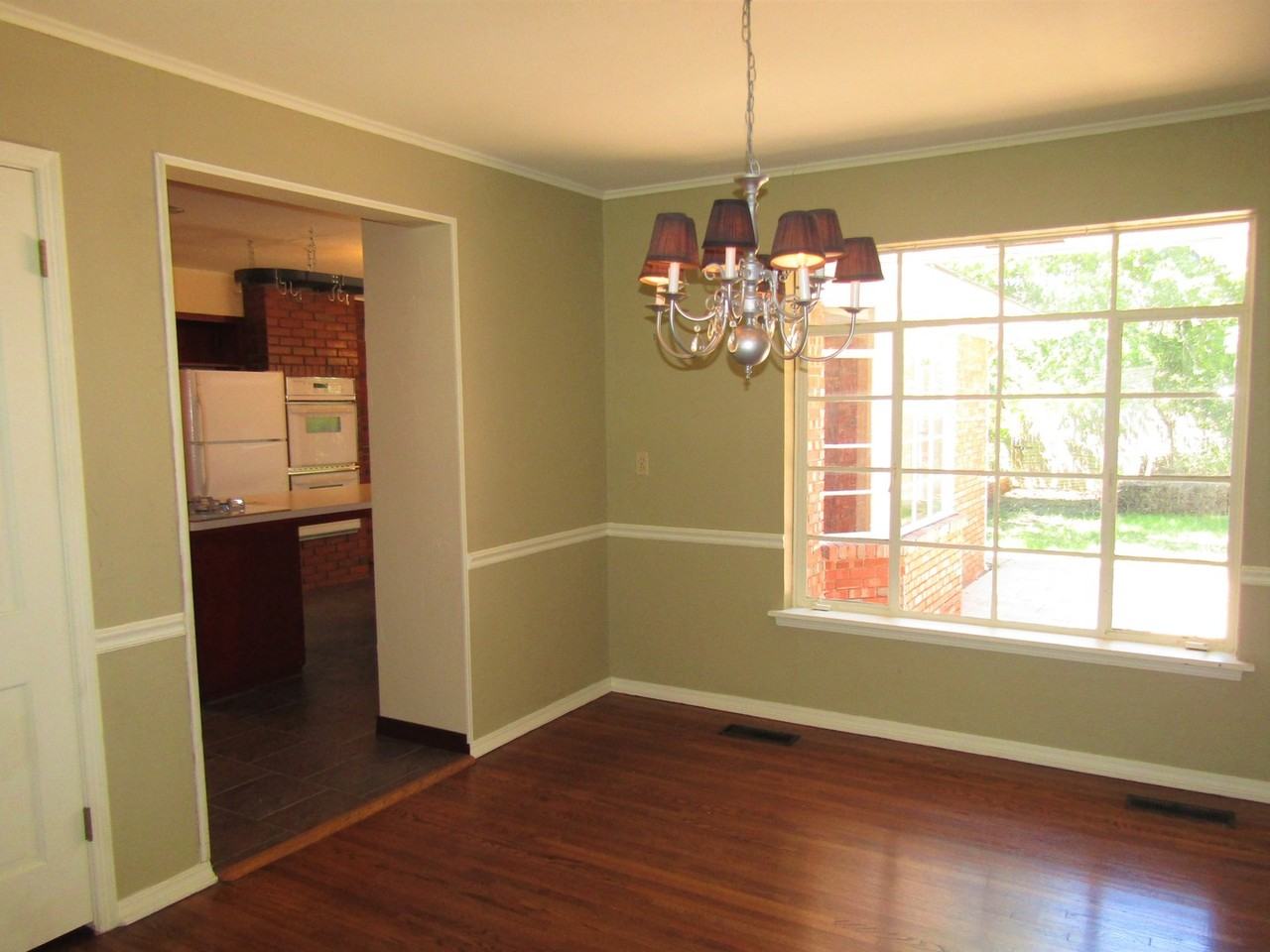 2257 Nw 52nd St - Photo 5 of 14