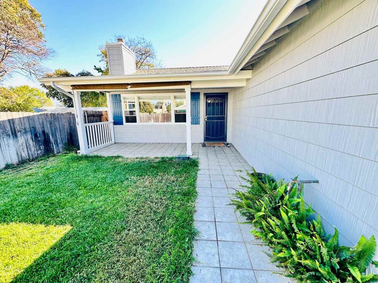 532 Vine St - Photo 2 of 22
