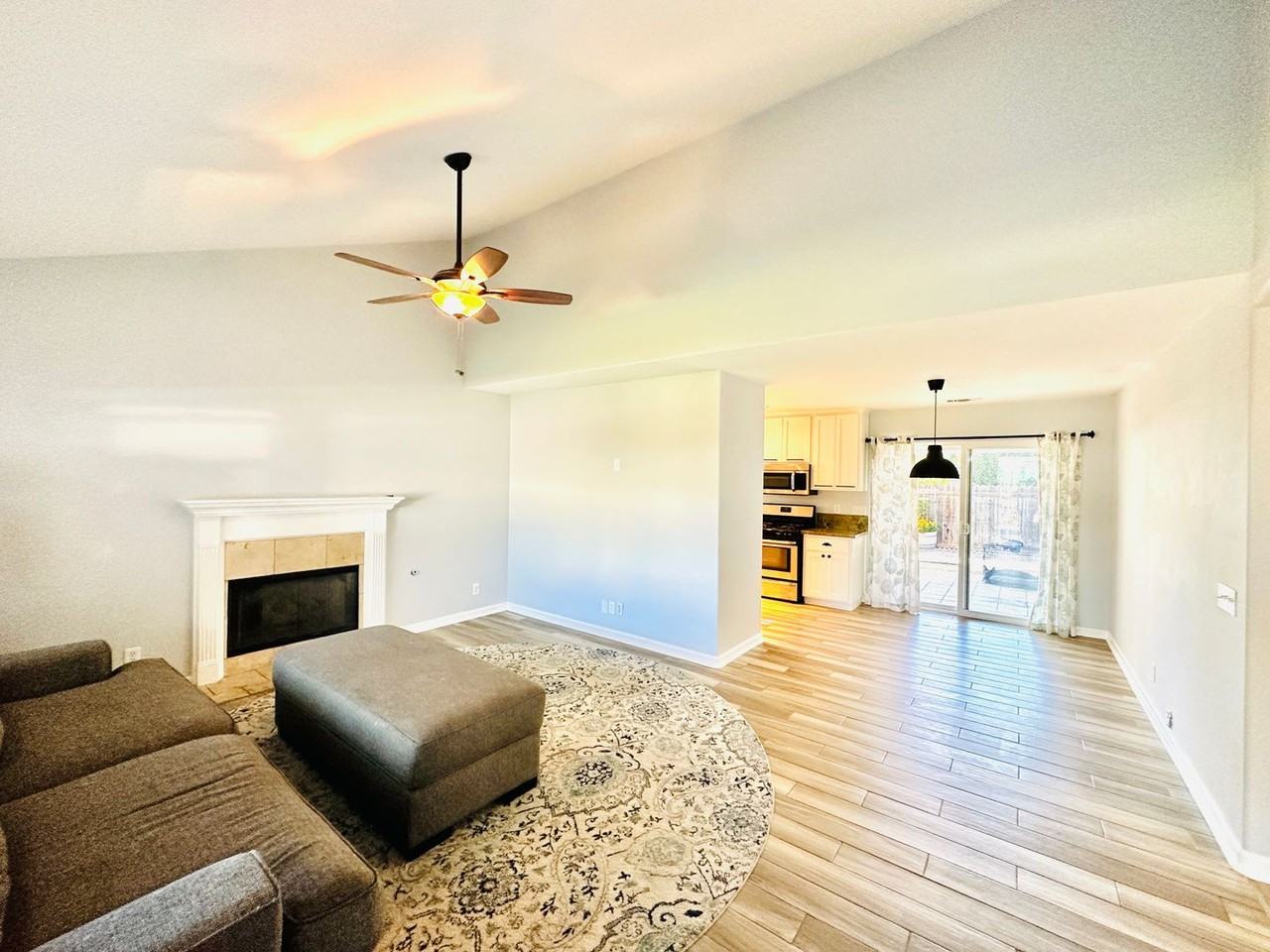 532 Vine St - Photo 3 of 22