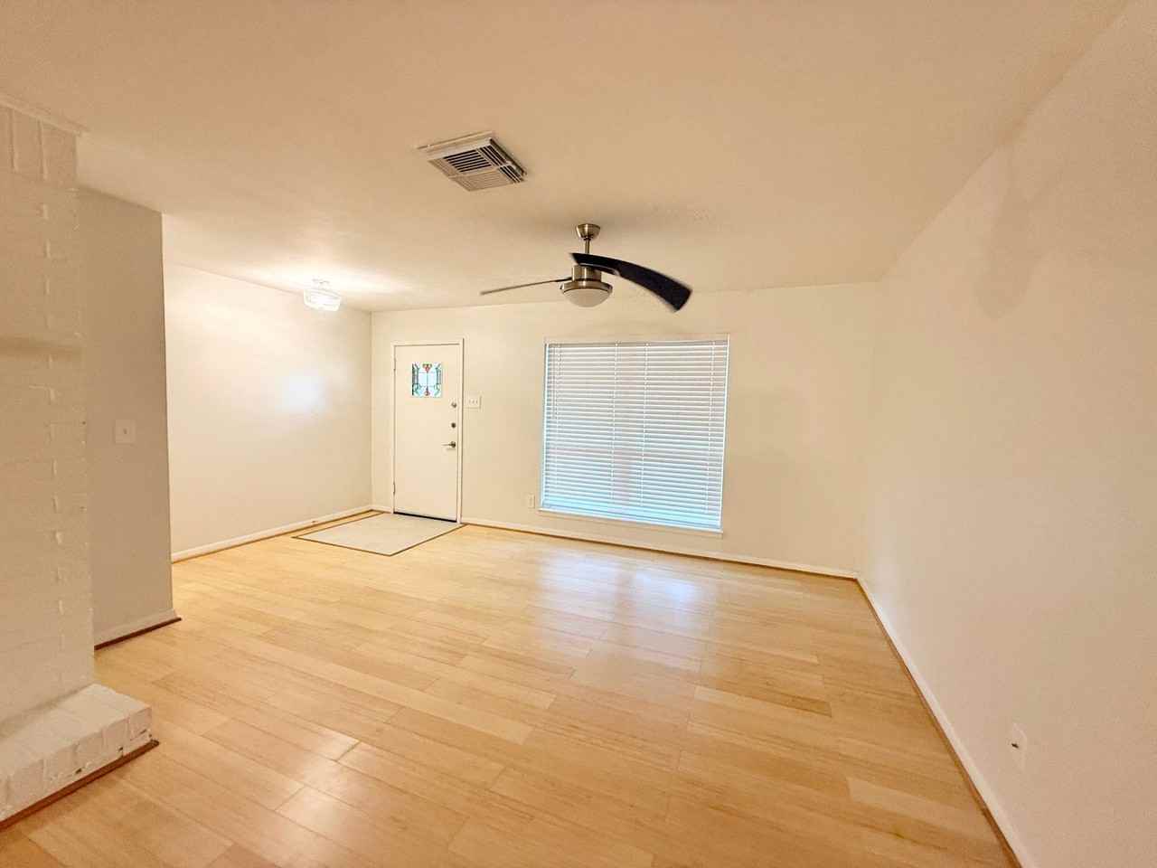 5470 Ariel St - Photo 3 of 24