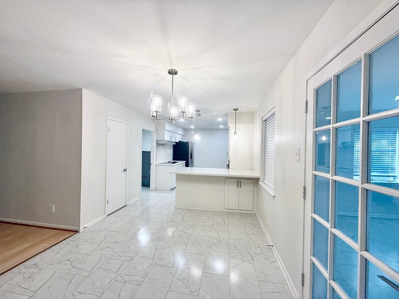 5470 Ariel St - Photo 6 of 24