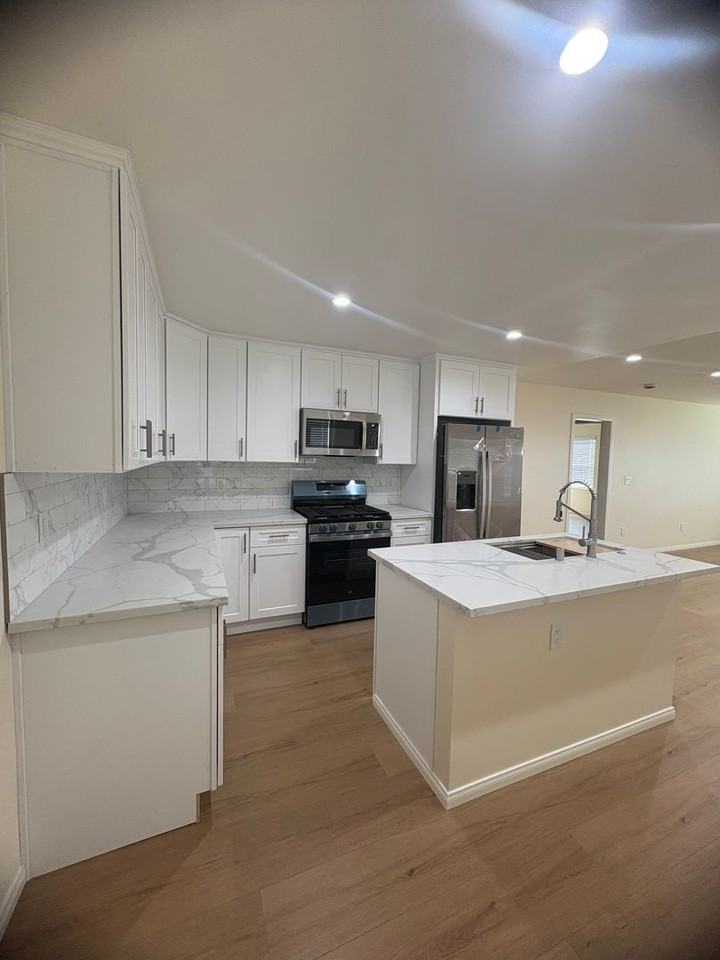 159 Wolff St - Photo 4 of 11