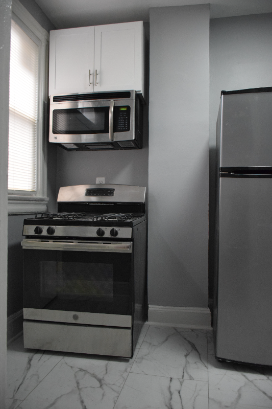 306 V Street Northeast #1 - Photo 5 of 14